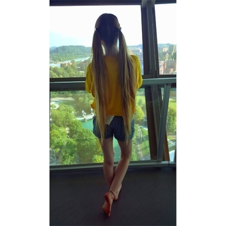 Sativa Skies feet photo thumbnail