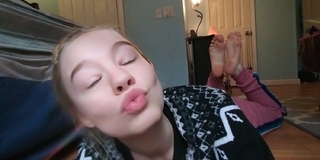 Sativa Skies feet photo thumbnail