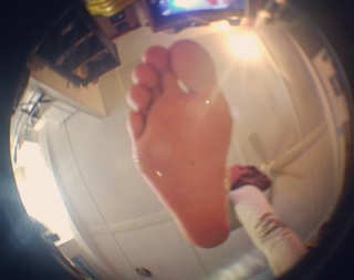 Sativa Skies feet photo thumbnail