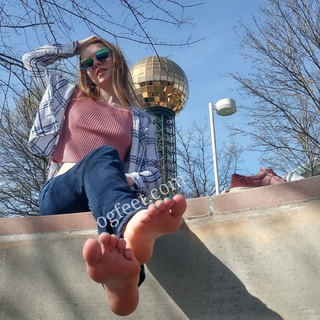 Sativa Skies feet photo thumbnail