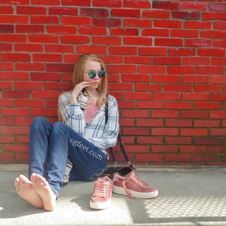 Sativa Skies feet photo thumbnail