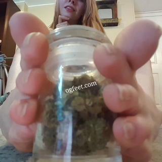 Sativa Skies feet photo thumbnail
