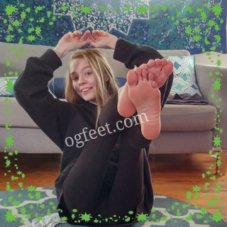 Sativa Skies feet photo thumbnail