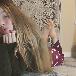 Sativa Skies feet photo thumbnail