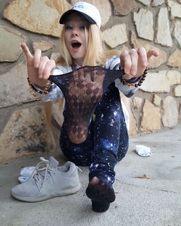 Sativa Skies feet photo thumbnail