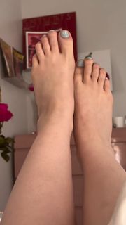 Sativa Skies feet photo thumbnail