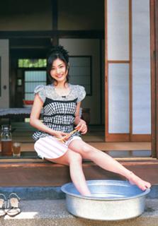 Satomi Ishihara feet photo thumbnail
