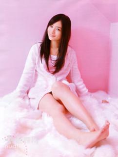 Satomi Ishihara feet photo thumbnail