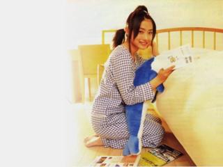 Satomi Ishihara feet photo thumbnail