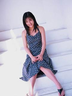 Satomi Ishihara feet photo thumbnail