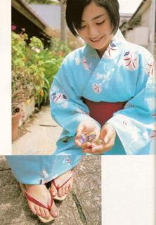 Satomi Ishihara feet photo thumbnail