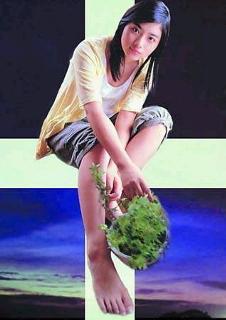 Satomi Ishihara feet photo thumbnail