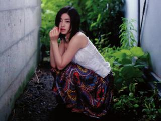 Satomi Ishihara feet photo thumbnail