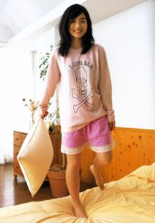 Satomi Ishihara feet photo thumbnail