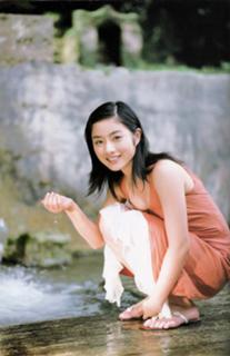 Satomi Ishihara feet photo thumbnail