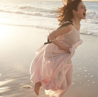 Satomi Ishihara feet photo thumbnail