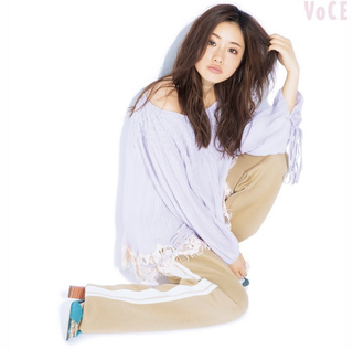 Satomi Ishihara feet photo thumbnail