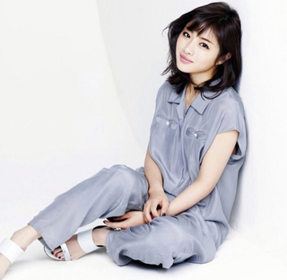 Satomi Ishihara feet photo thumbnail