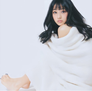 Satomi Ishihara feet photo thumbnail