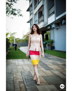 Saumya Tandon feet photo thumbnail