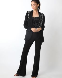 Saumya Tandon feet photo thumbnail