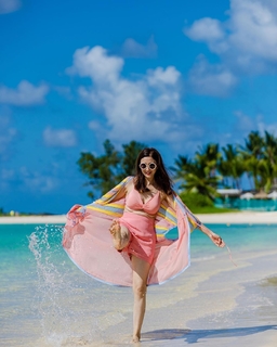 Saumya Tandon feet photo thumbnail