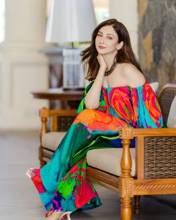 Saumya Tandon feet photo thumbnail