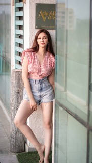 Saumya Tandon feet photo thumbnail