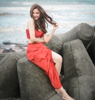 Saumya Tandon feet photo thumbnail