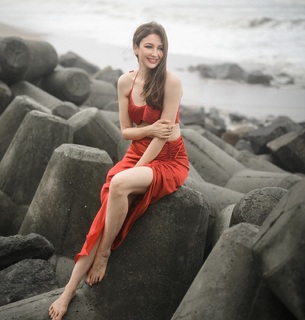 Saumya Tandon feet photo thumbnail