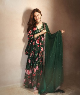 Saumya Tandon feet photo thumbnail