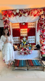 Saumya Tandon feet photo thumbnail