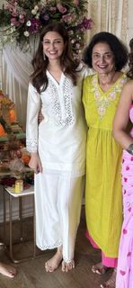 Saumya Tandon feet photo thumbnail