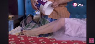 Saumya Tandon feet photo 9