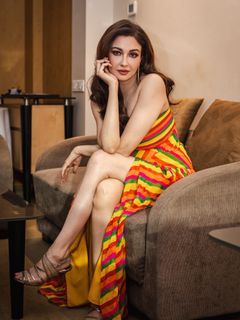 Saumya Tandon feet photo 5
