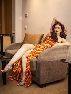 Saumya Tandon feet photo 4