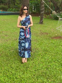 Saumya Tandon feet photo 1