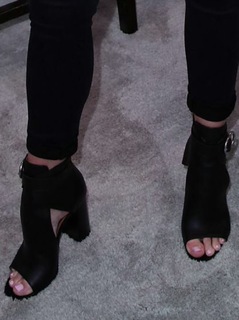 Savannah Chrisley feet photo thumbnail