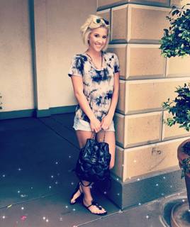 Savannah Chrisley feet photo thumbnail