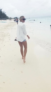 Savannah Chrisley feet photo thumbnail