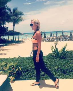 Savannah Chrisley feet photo thumbnail