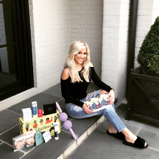 Savannah Chrisley feet photo thumbnail