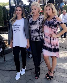 Savannah Chrisley feet photo thumbnail