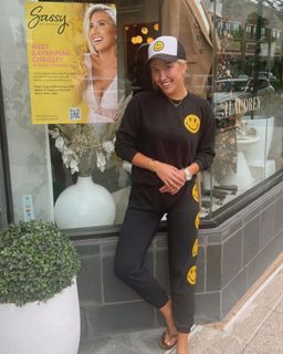 Savannah Chrisley feet photo thumbnail