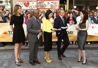Savannah Guthrie feet photo thumbnail