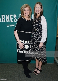 Savannah Guthrie feet photo thumbnail