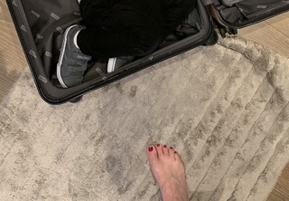 Savannah Guthrie feet photo thumbnail