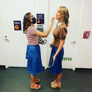 Savannah Guthrie feet photo thumbnail