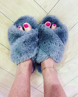 Savannah Guthrie feet photo thumbnail