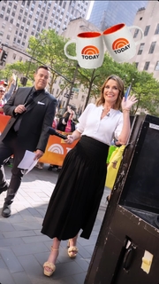 Savannah Guthrie feet photo thumbnail